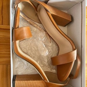 Brown heeled sandals ( euro size 40)